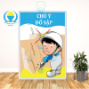 Poster đổ sập