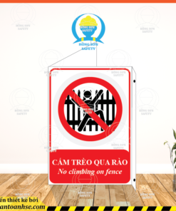Biển báo cấm treo qua rào