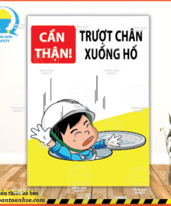 Poster cảnh báo trượt chân xuống hố sâu